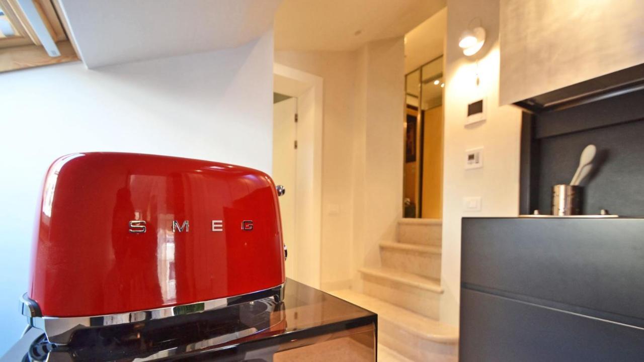 Ai Bareteri Luxury Canal View Venezia Eksteriør bilde